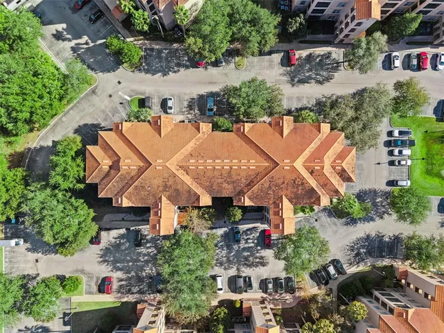 a view of a fountain in the middle of a park