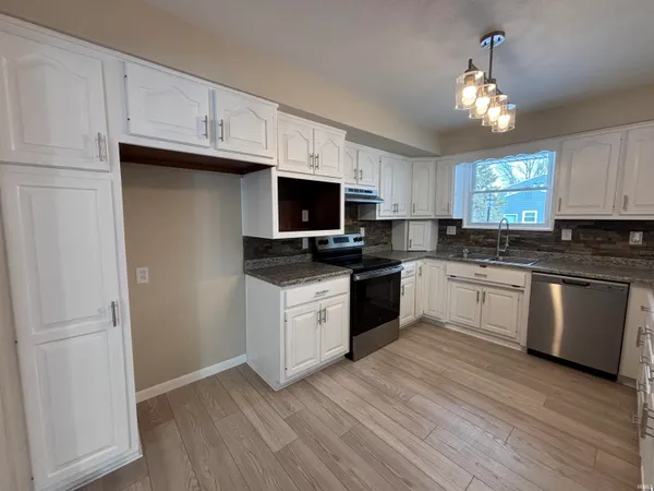 $259,900 | 3604 Burrwood Terrace, Fort Wayne, IN 46815
