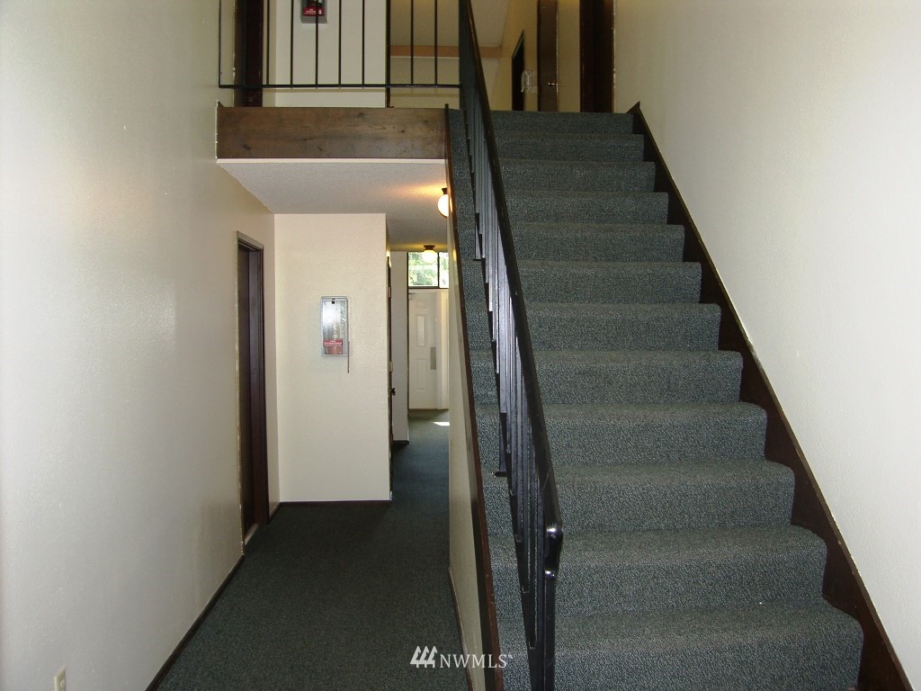 1506 North Defiance Street, Unit R207 Tacoma, WA 98406 - Photo 4 of 18 Gallery Image 4