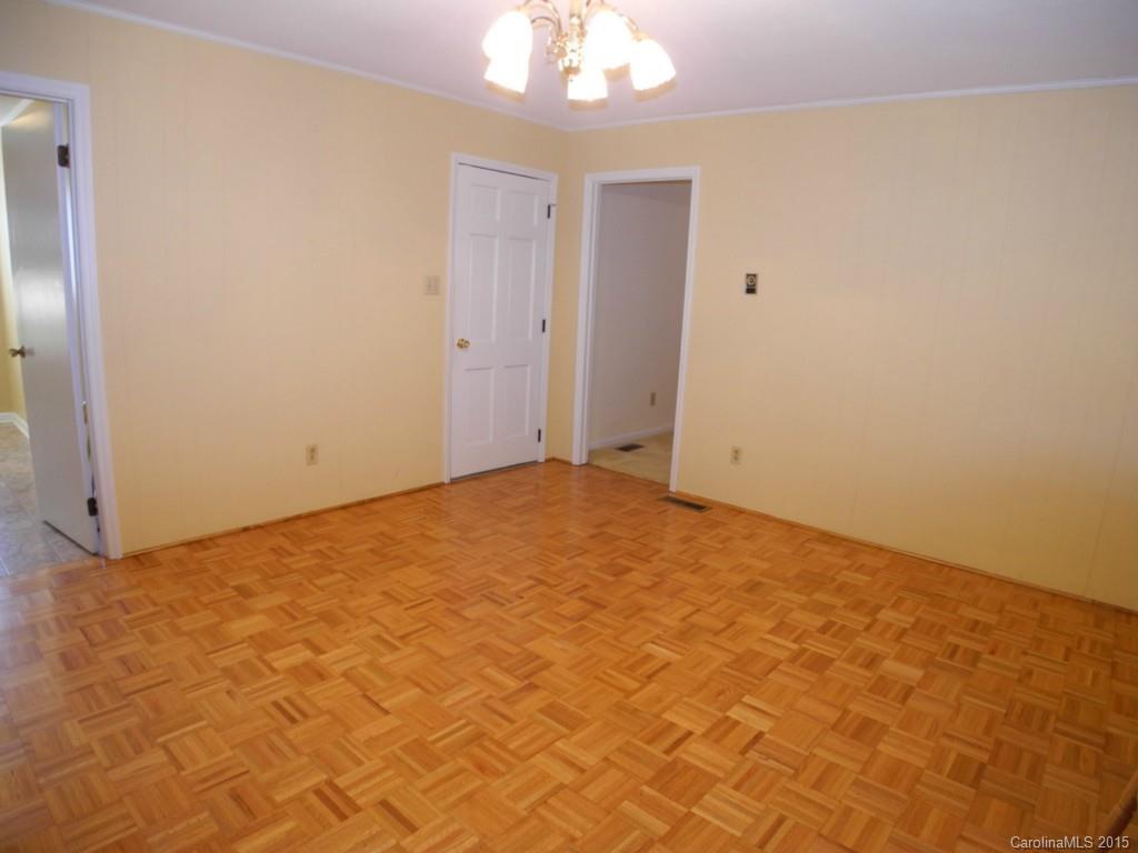 2467 Country Club Road Lincolnton, NC 28092 - Photo 4 of 24 Gallery Image 4