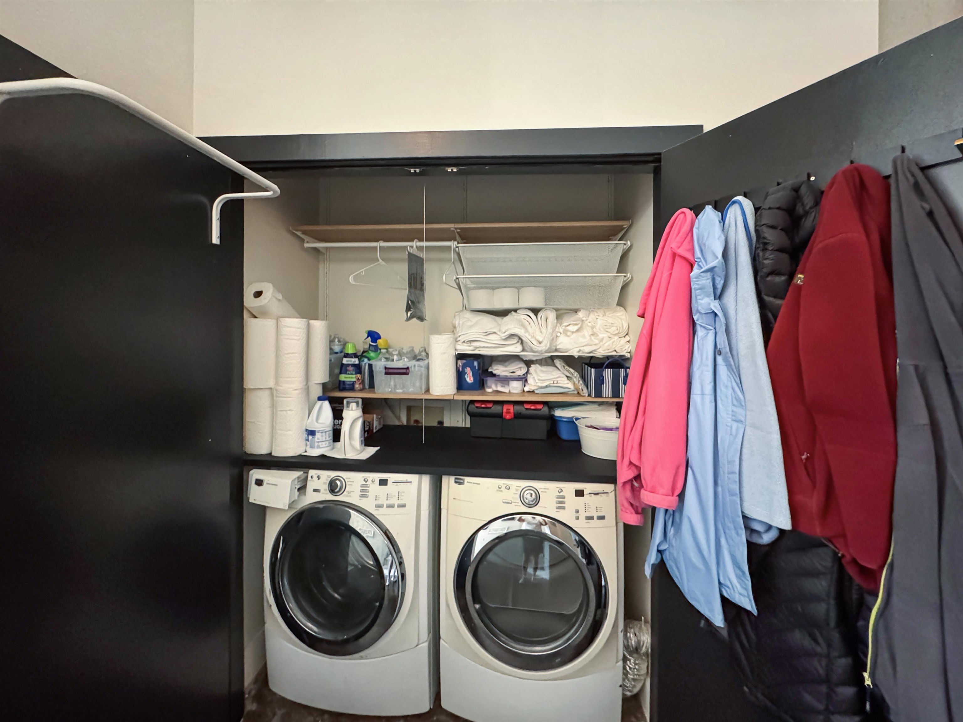 505 Tennessee Street, Unit 213 Memphis, TN 38103 - Photo 23 of 33 a utility room with dryer and washer
