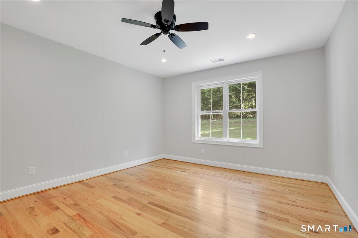147 Hackmatack Street Manchester, CT 06040 - Photo 16 of 25 Gallery Image 16