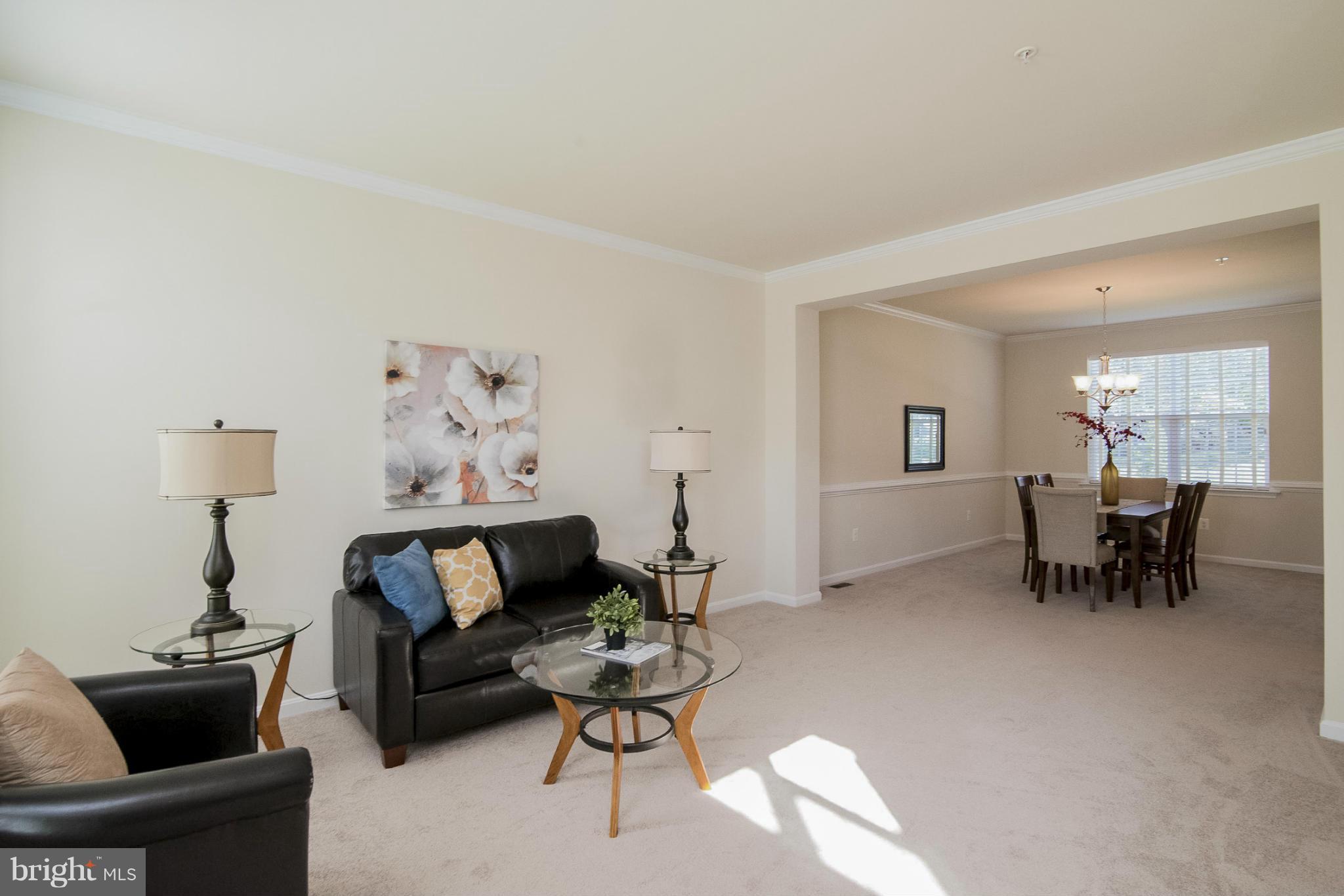 8500 Marblehead Road Lutherville-Timonium, MD 21093 - Photo 4 of 30 Living Room