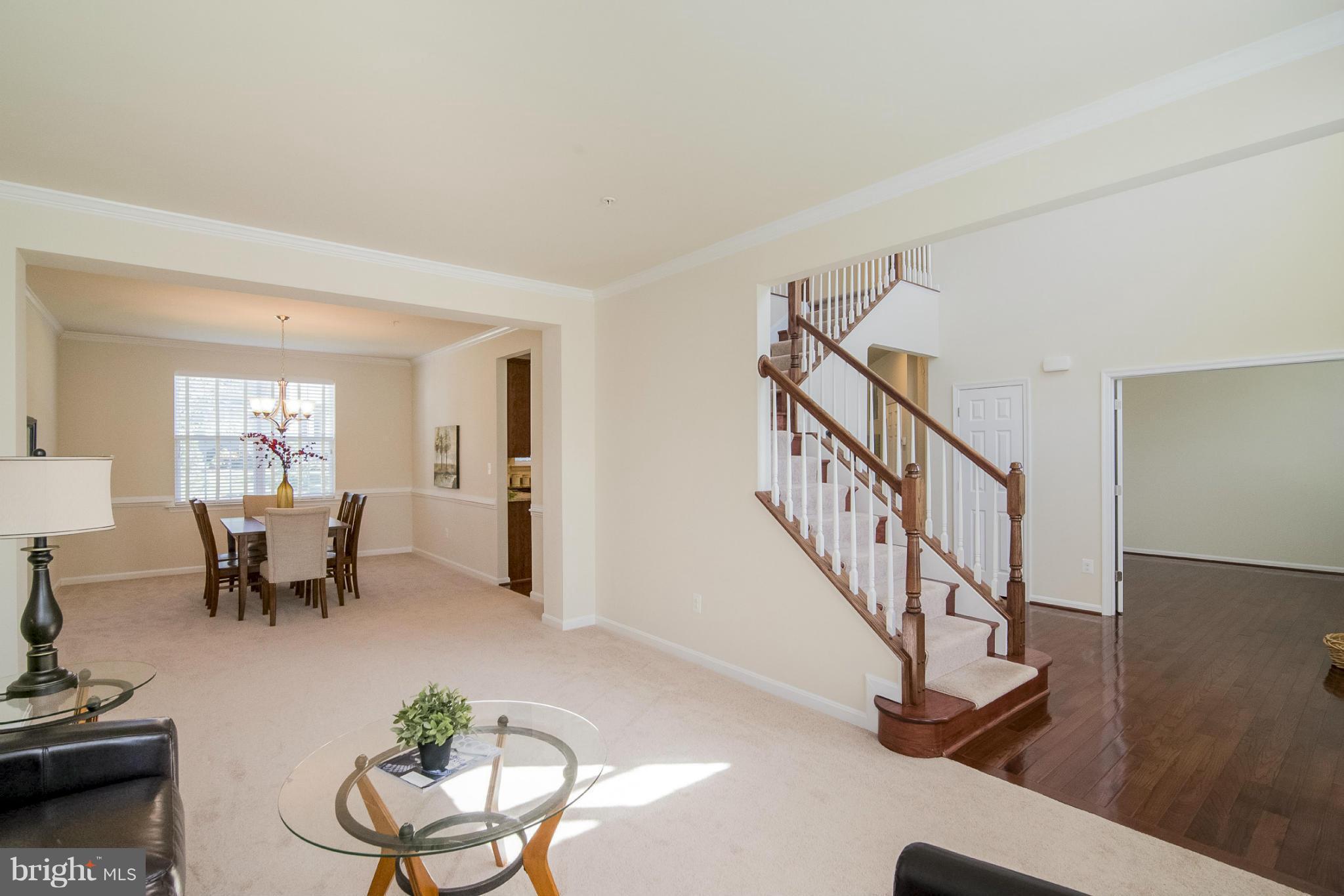 8500 Marblehead Road Lutherville-Timonium, MD 21093 - Photo 6 of 30 Living Room