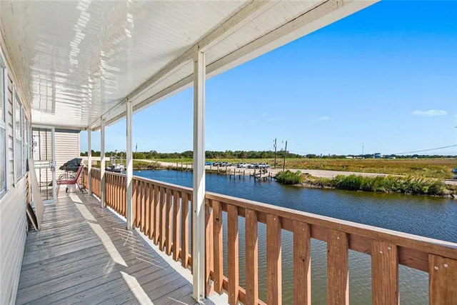 $300,000 | 289 Martin Lane, Port Sulphur, LA 70083