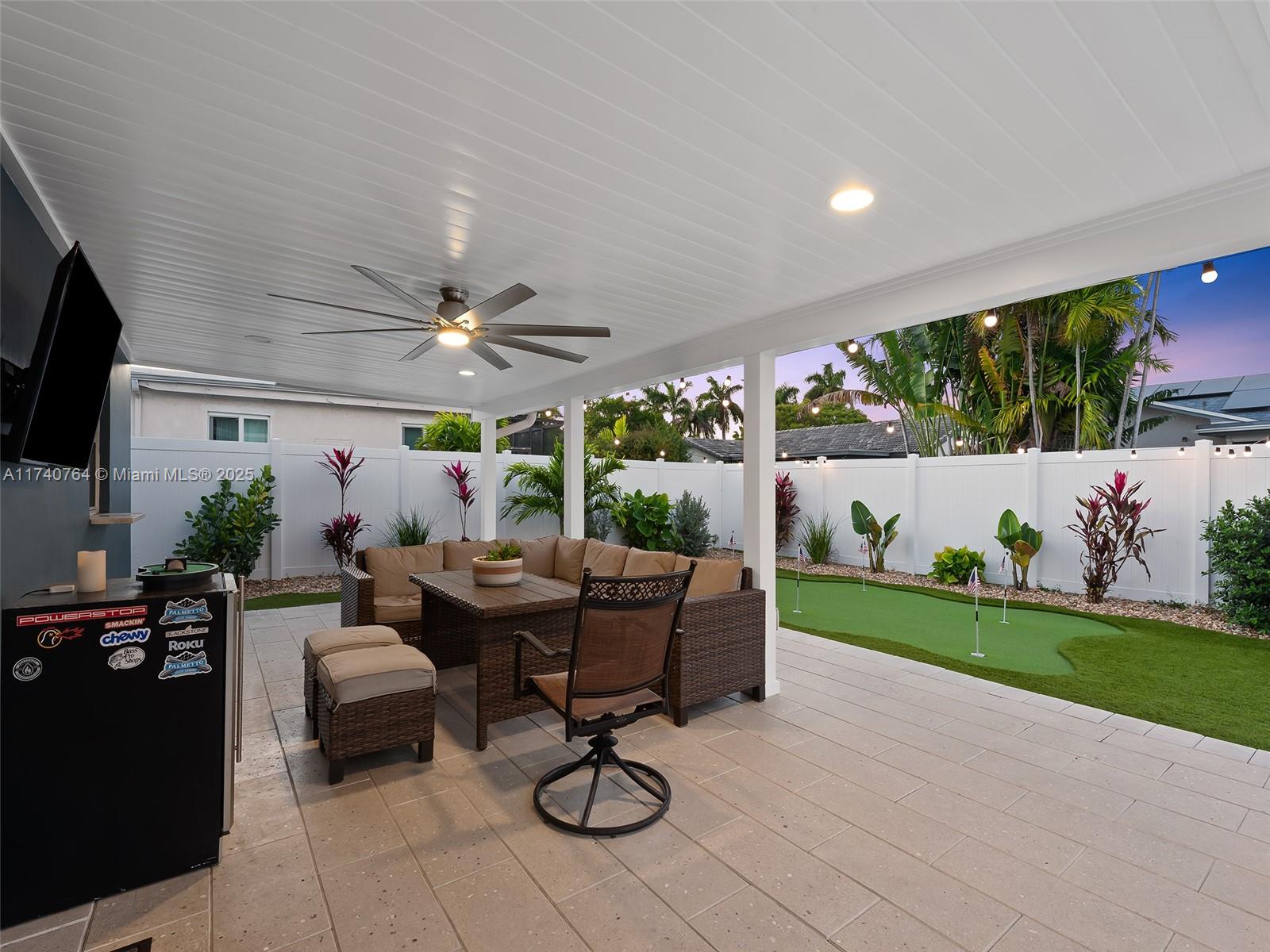 413 Southeast 4th Terrace Dania Beach, FL 33004 - Photo 4 of 25