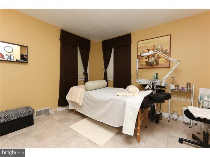 1006 Sorrel Horse Road Huntingdon Valley, PA 19006 - Photo 12 of 24