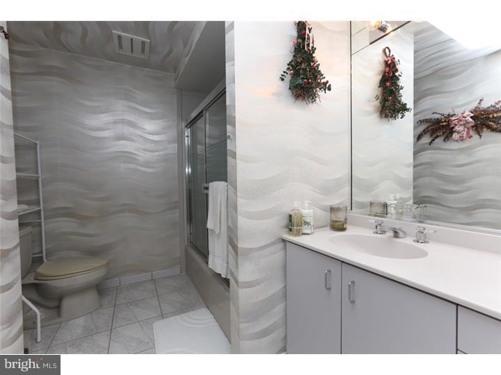 1006 Sorrel Horse Road Huntingdon Valley, PA 19006 - Photo 10 of 24