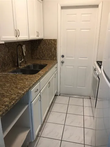 $160,000 | 7720 Harding Avenue, Unit 4, Miami Beach, FL 33141