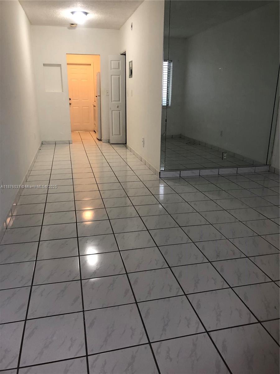 7720 Harding Avenue, Unit 4 Miami Beach, FL 33141 - Photo 7 of 8