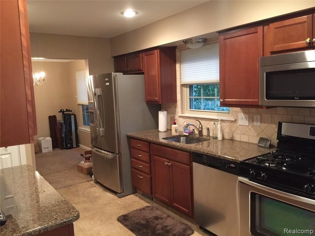40599 Village Wood Road Novi, MI 48375 - Photo 14 of 43