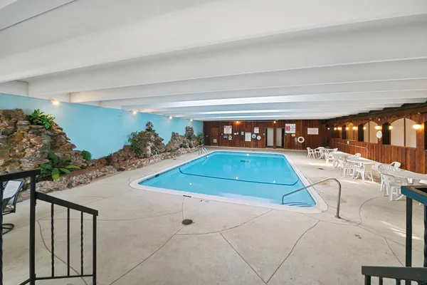 $185,000 | 260 Westview Drive, Unit 213, West St. Paul, MN 55118