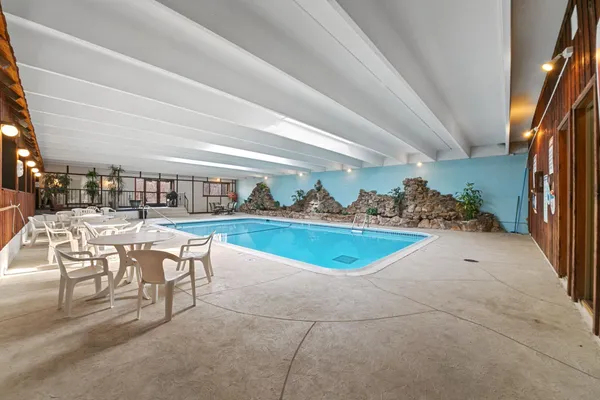 $185,000 | 260 Westview Drive, Unit 213, West St. Paul, MN 55118