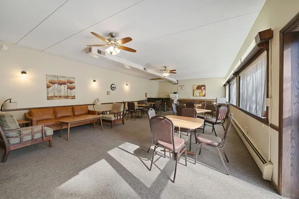 $185,000 | 260 Westview Drive, Unit 213, West St. Paul, MN 55118