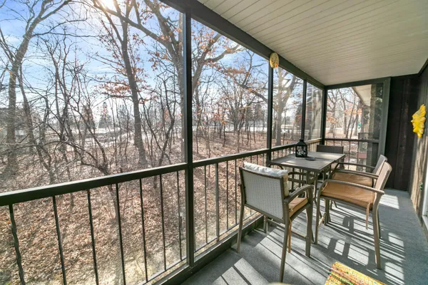 $185,000 | 260 Westview Drive, Unit 213, West St. Paul, MN 55118