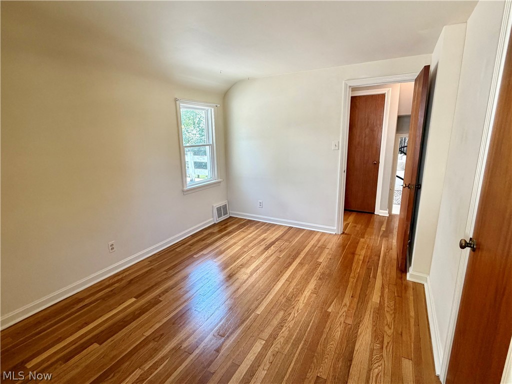 1403 Croyden Road Lyndhurst, OH 44124 - Photo 29 of 39