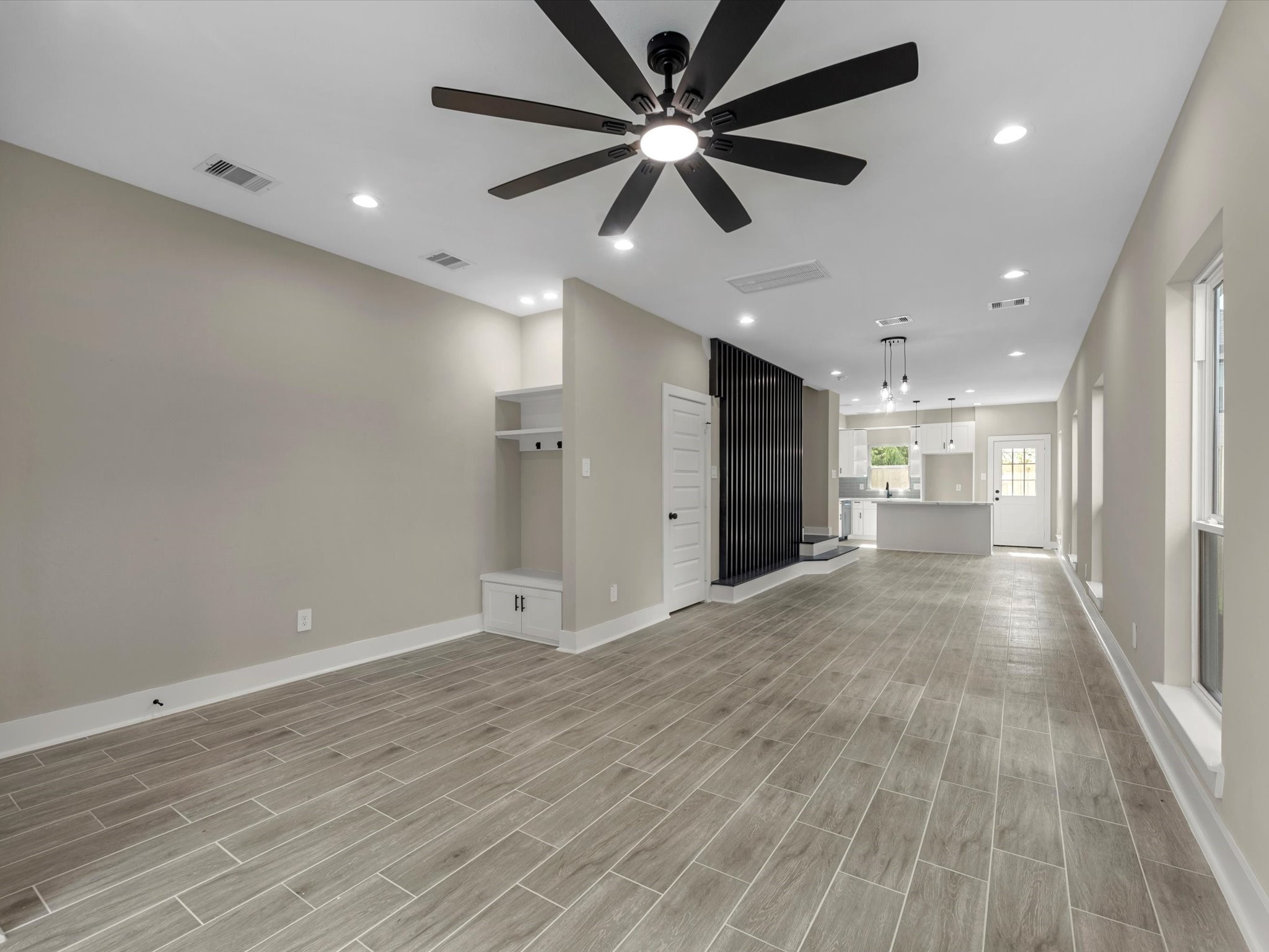 7802 Queen Street, Unit A Houston, TX 77028 - Photo 25 of 40 a view of an empty room with a window