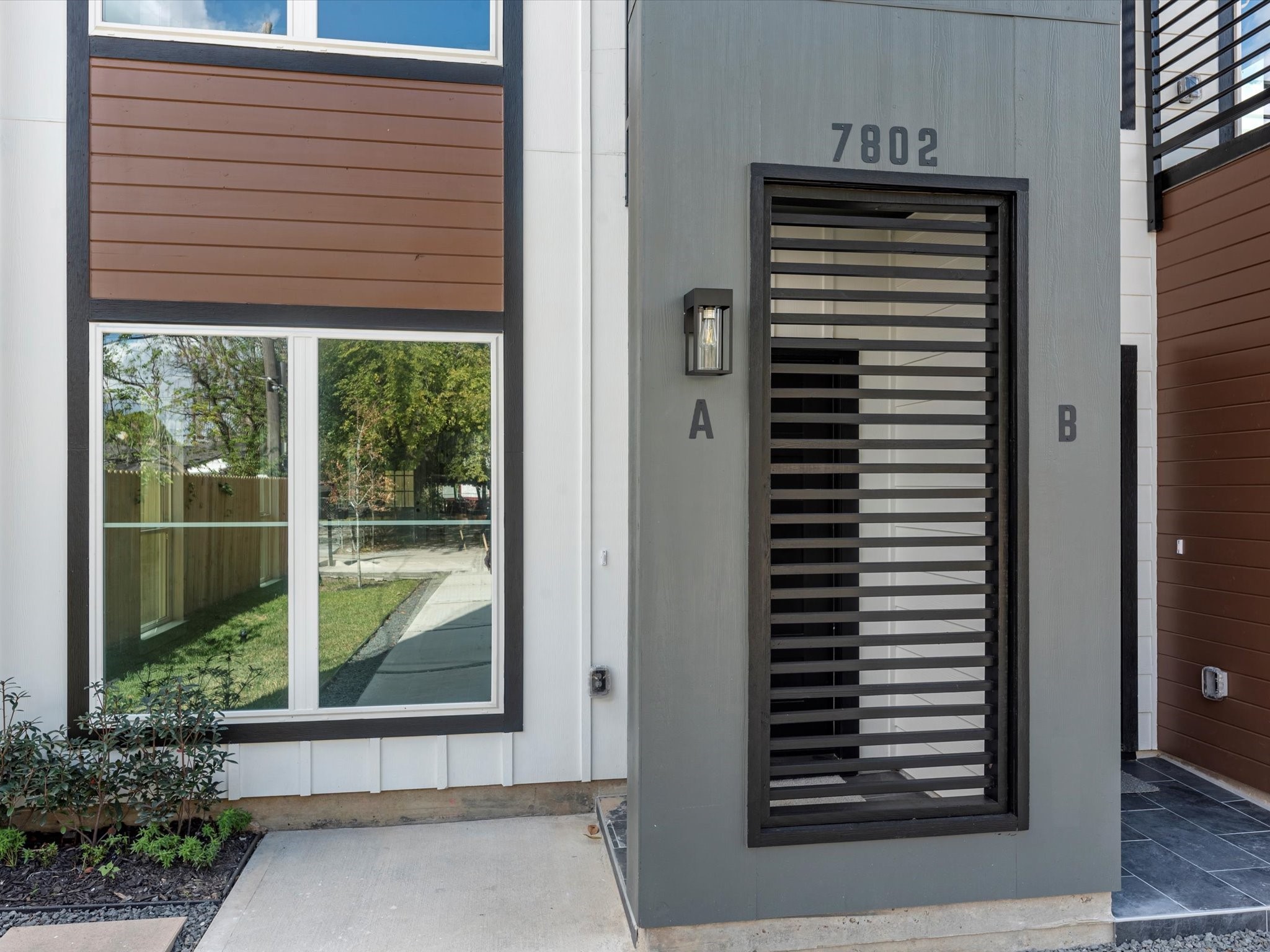 7802 Queen Street, Unit A Houston, TX 77028 - Photo 3 of 40 a view of outdoor space and yard
