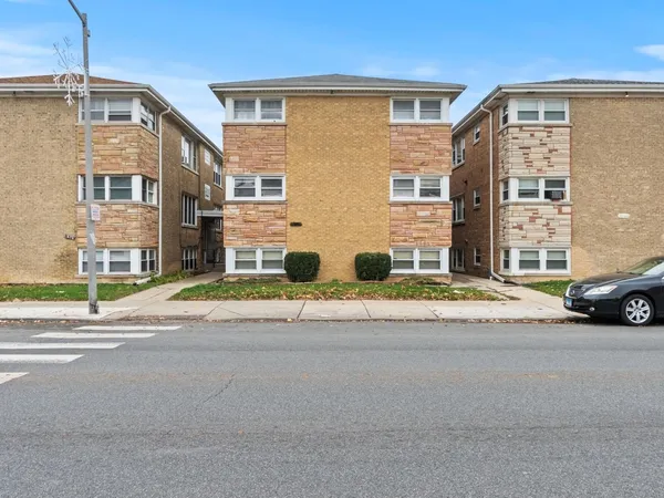 $155,000 | 2642 North Harlem Avenue, Unit GE, Elmwood Park, IL 60707
