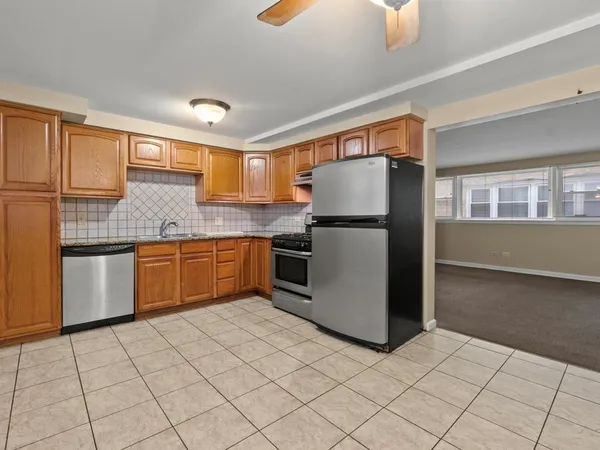 $155,000 | 2642 North Harlem Avenue, Unit GE, Elmwood Park, IL 60707
