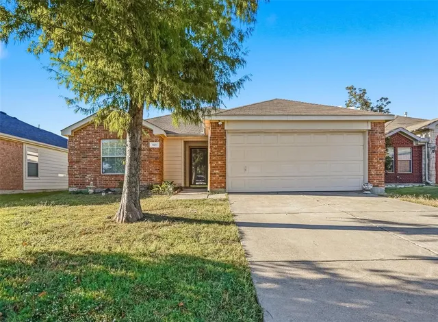 $2,300 | 1011 Hampton Drive, Forney, TX 75126