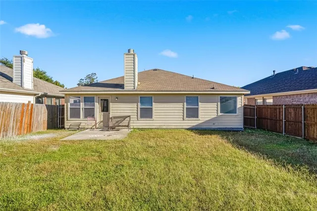 $2,300 | 1011 Hampton Drive, Forney, TX 75126