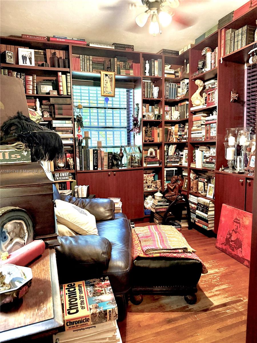 Westchester Miami, FL 33155 - Photo 11 of 21 Room 3