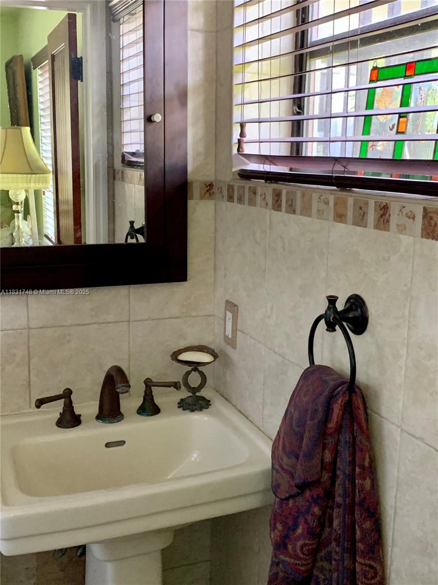 Westchester Miami, FL 33155 - Photo 15 of 21