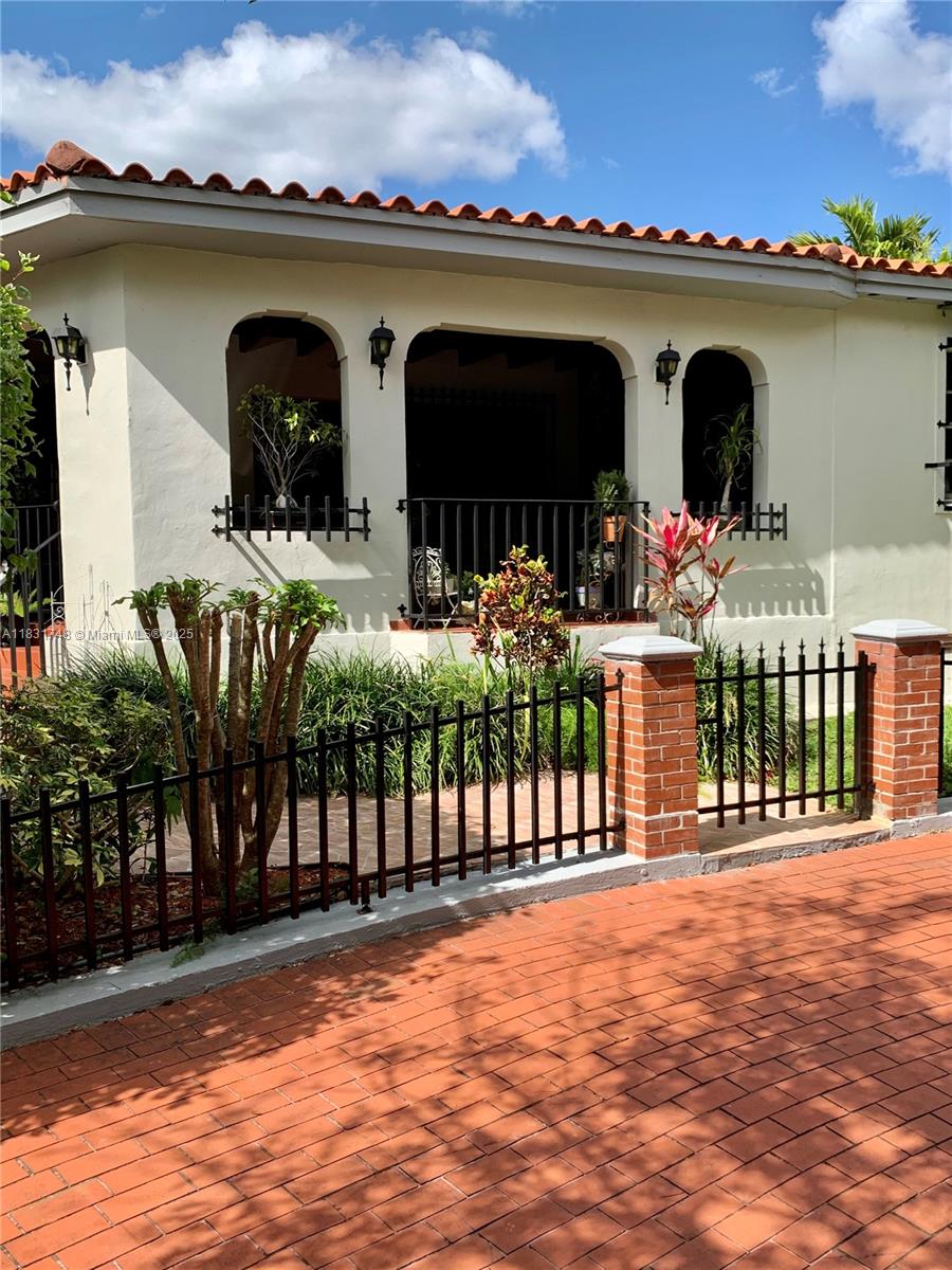 Westchester Miami, FL 33155 - Photo 2 of 21