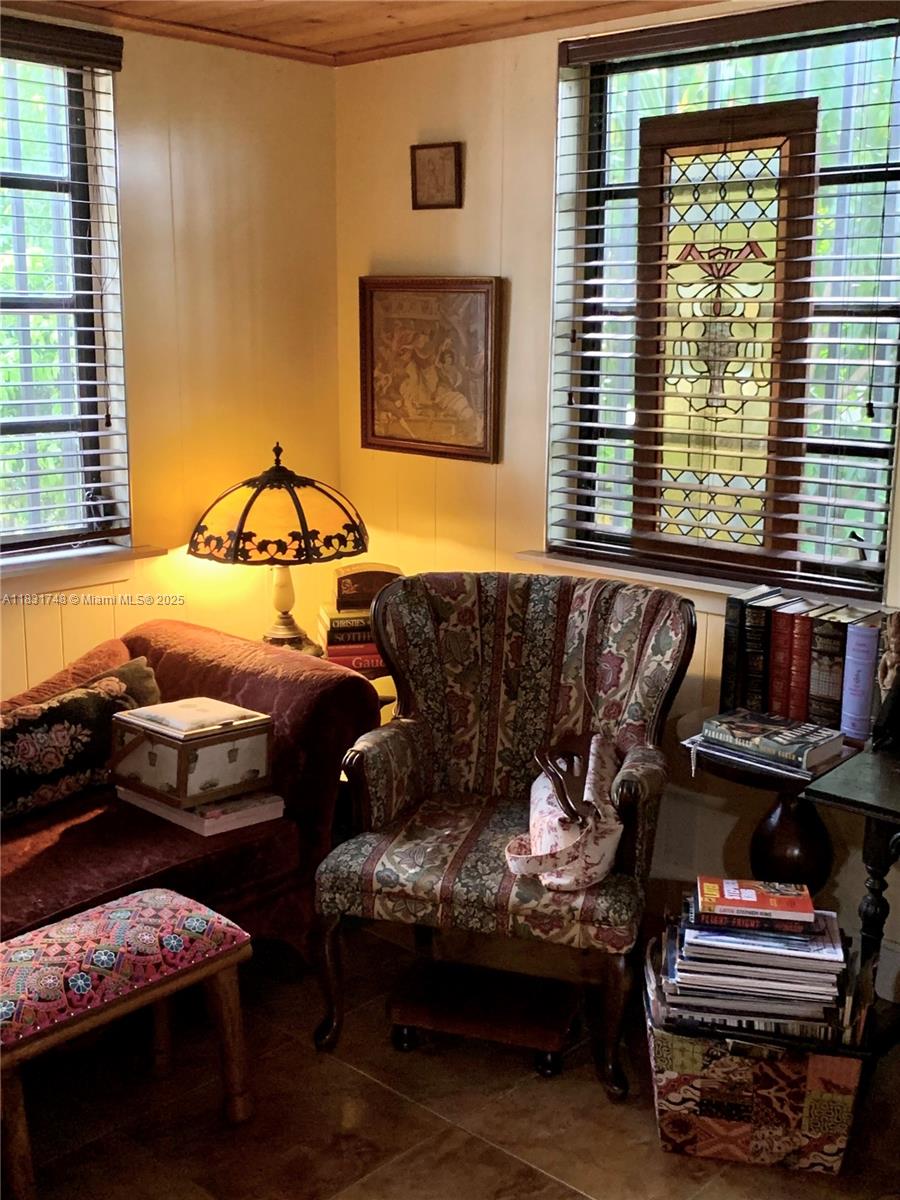 Westchester Miami, FL 33155 - Photo 7 of 21 Part of the kitchen