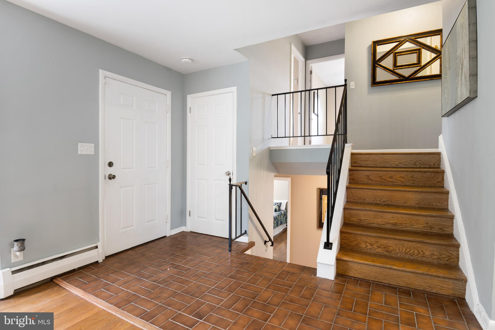 601 Squires Road Towson, MD 21286 - Photo 11 of 47 Foyer with tile Flooring