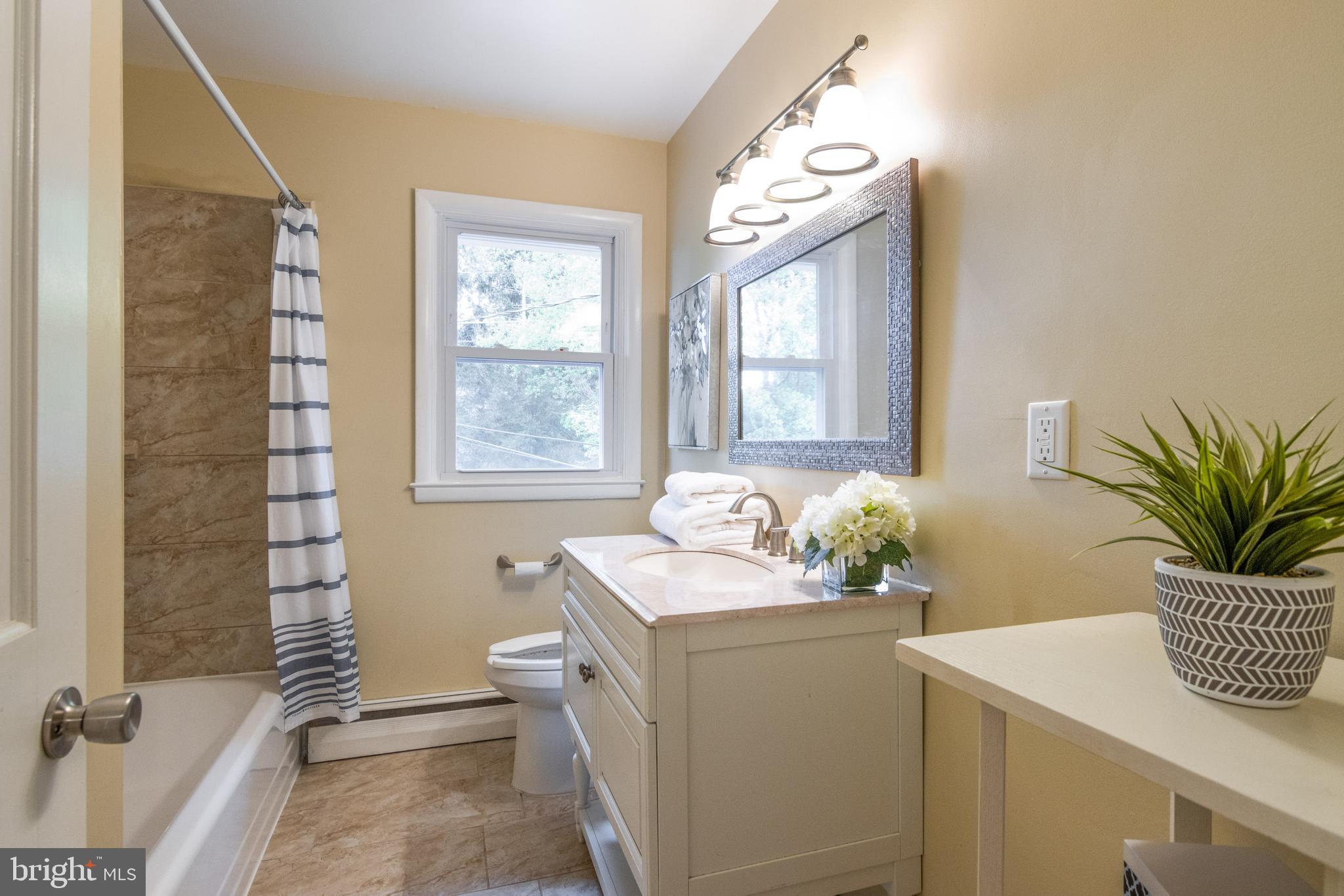 601 Squires Road Towson, MD 21286 - Photo 17 of 47 Updated Hall Bath
