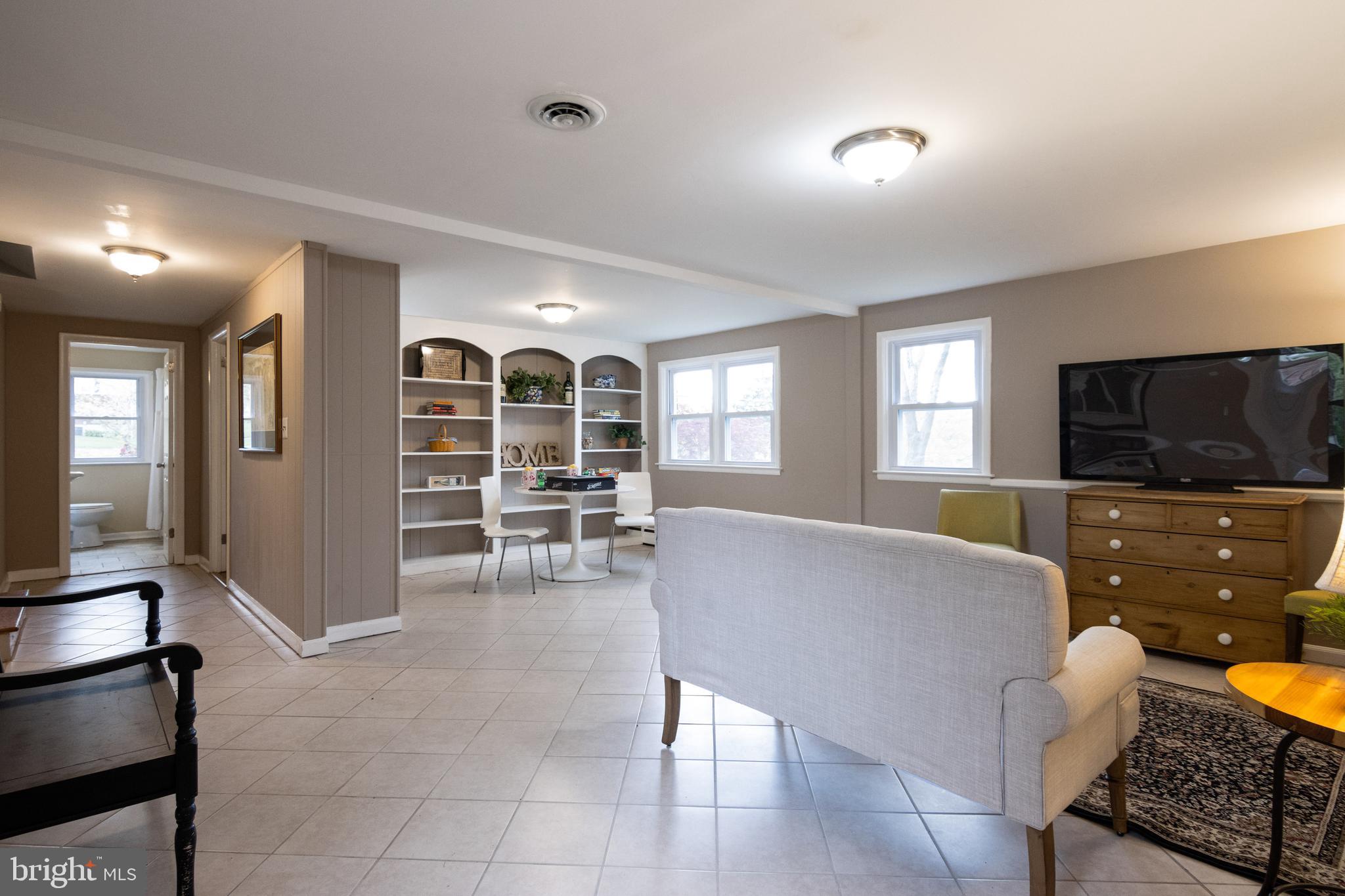 601 Squires Road Towson, MD 21286 - Photo 25 of 47 HUGE Lower Level Family Room