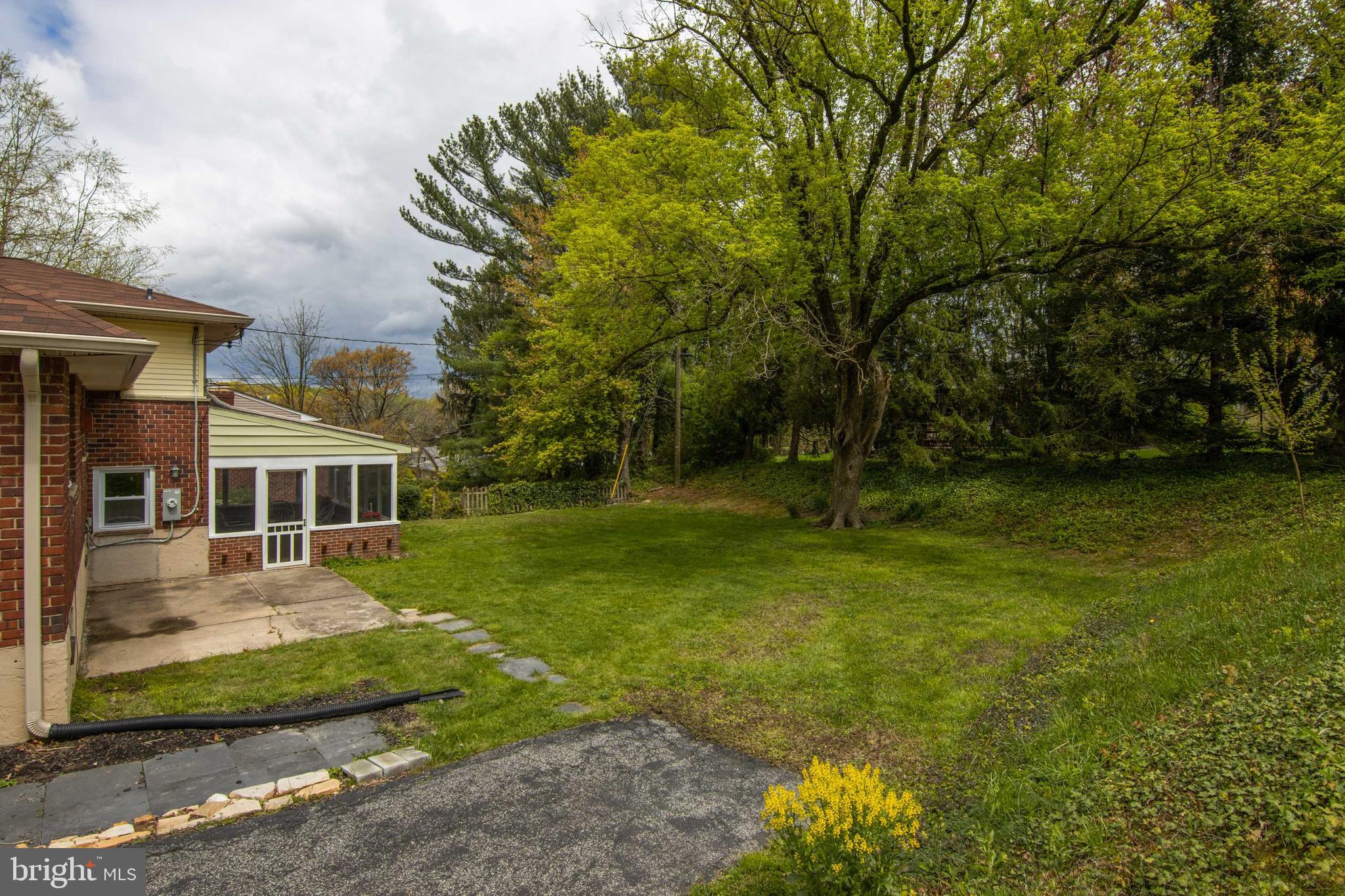 601 Squires Road Towson, MD 21286 - Photo 37 of 47 Private Rear Yard
