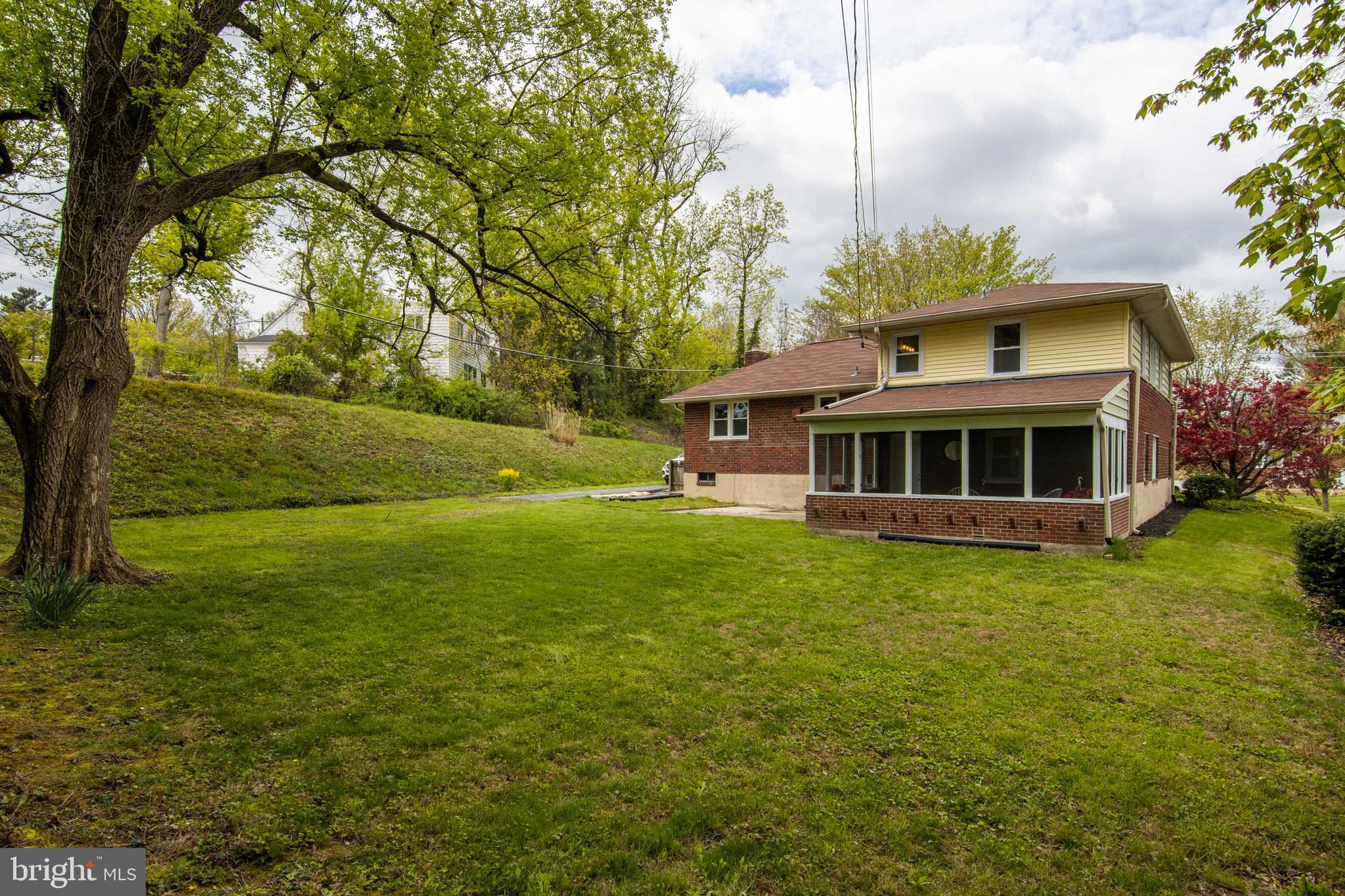 601 Squires Road Towson, MD 21286 - Photo 38 of 47 Level Yard for plenty of space for recreation.