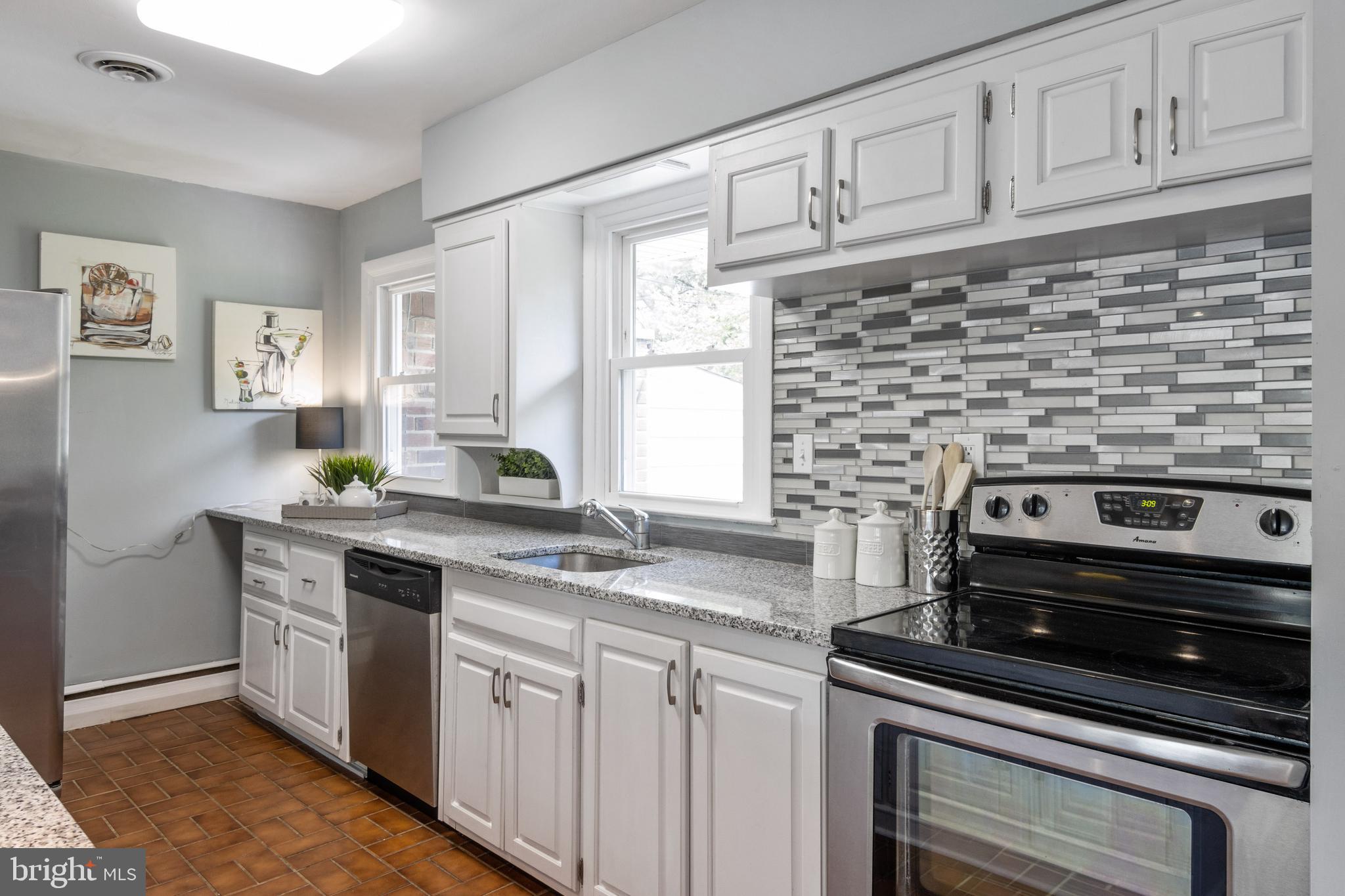 601 Squires Road Towson, MD 21286 - Photo 5 of 47 Stainless Steel Appliances in Kitchen