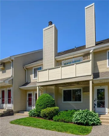 $2,400 | 123 Willow Springs, Unit 123, New Milford, CT 06776