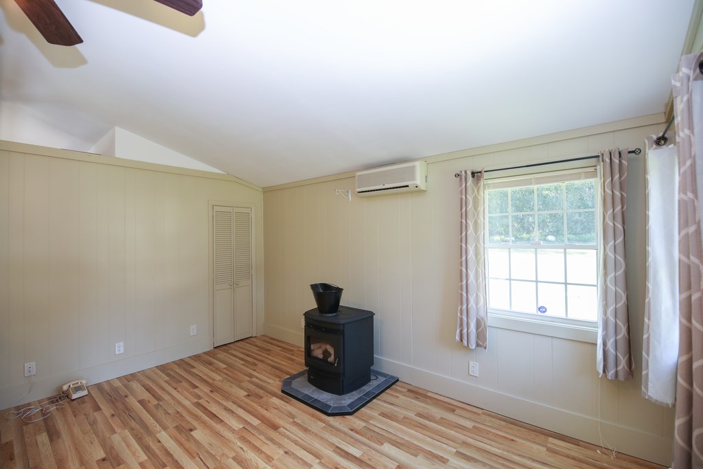 402 Ross Hill Road Charlestown, RI 02813 - Photo 4 of 24 Gallery Image 4