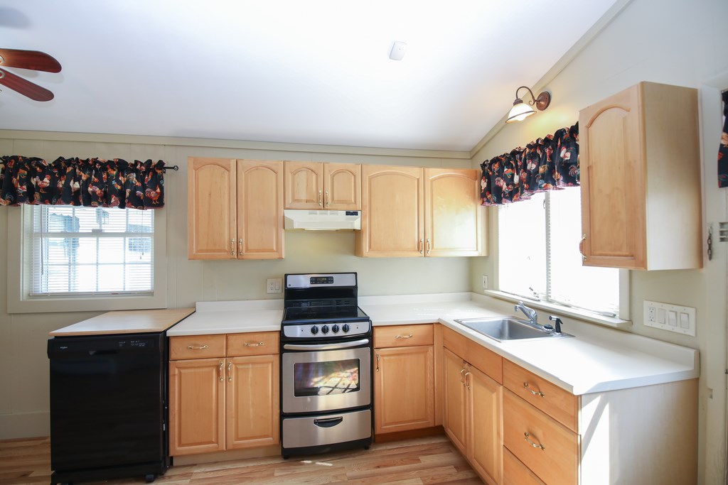 402 Ross Hill Road Charlestown, RI 02813 - Photo 8 of 24 Gallery Image 8