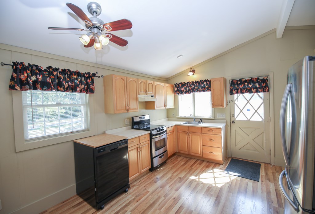 402 Ross Hill Road Charlestown, RI 02813 - Photo 10 of 24 Gallery Image 10