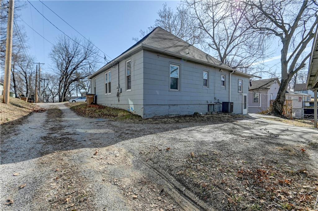 1013 South 4th Street Atchison, KS 66002 - Photo 11 of 43