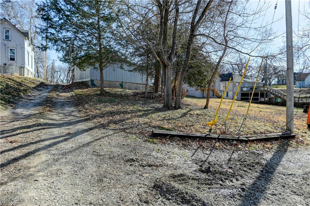 1013 South 4th Street Atchison, KS 66002 - Photo 6 of 43