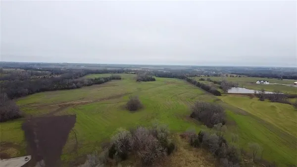 $400,000 | 0 Donahoo Road, McLouth, KS 66054