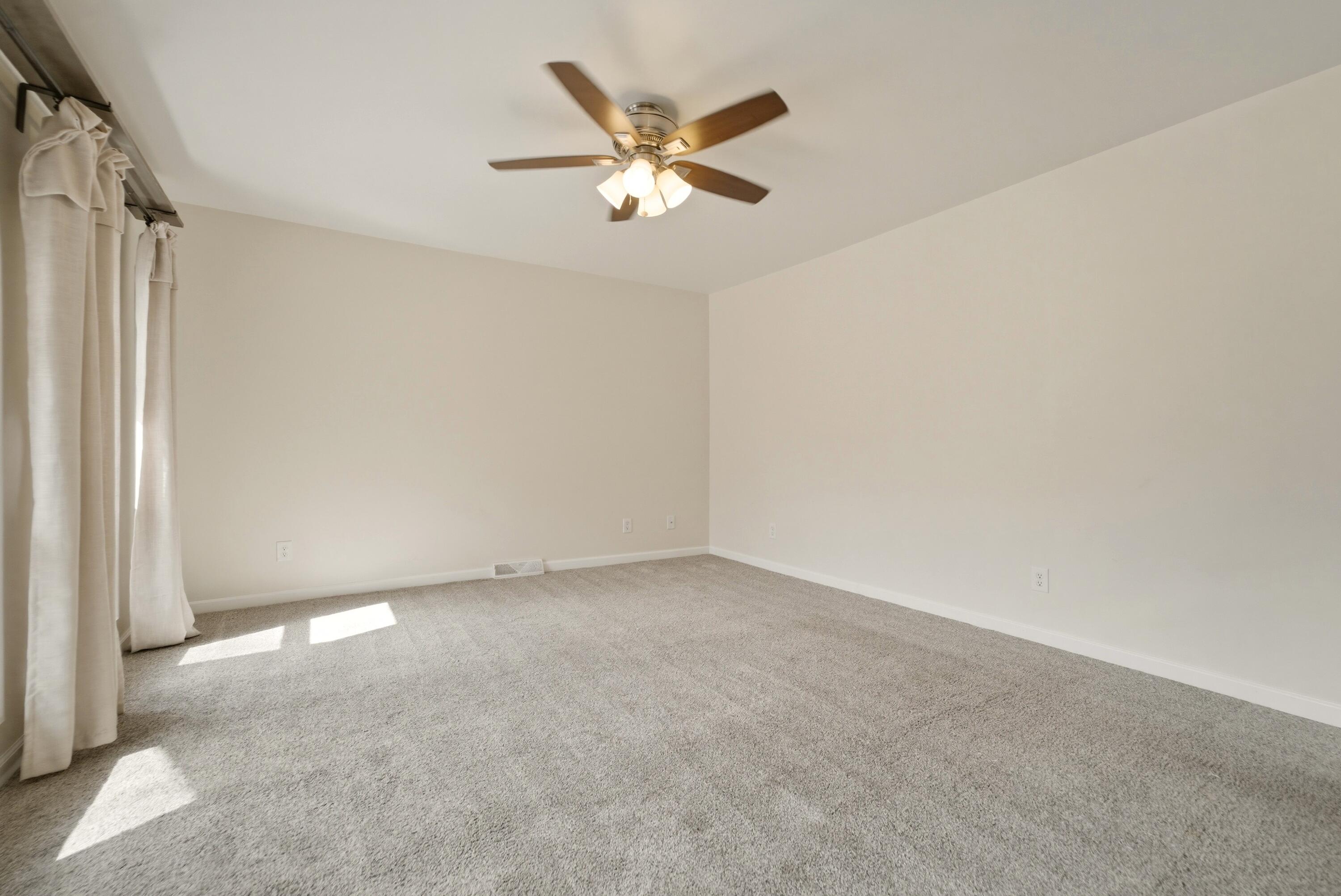 11917 North 470 East, Unit 6 Demotte, IN 46310 - Photo 3 of 45 3000x2005