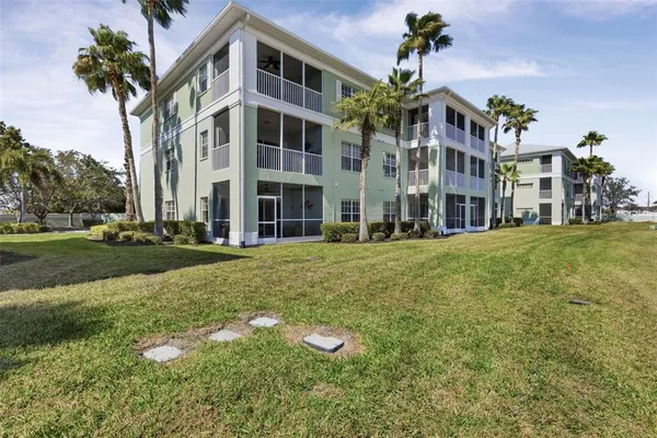 $174,900 | 2020 Willow Hammock Circle, Unit 108, Punta Gorda, FL 33983