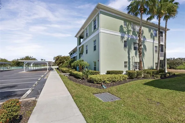 $174,900 | 2020 Willow Hammock Circle, Unit 108, Punta Gorda, FL 33983