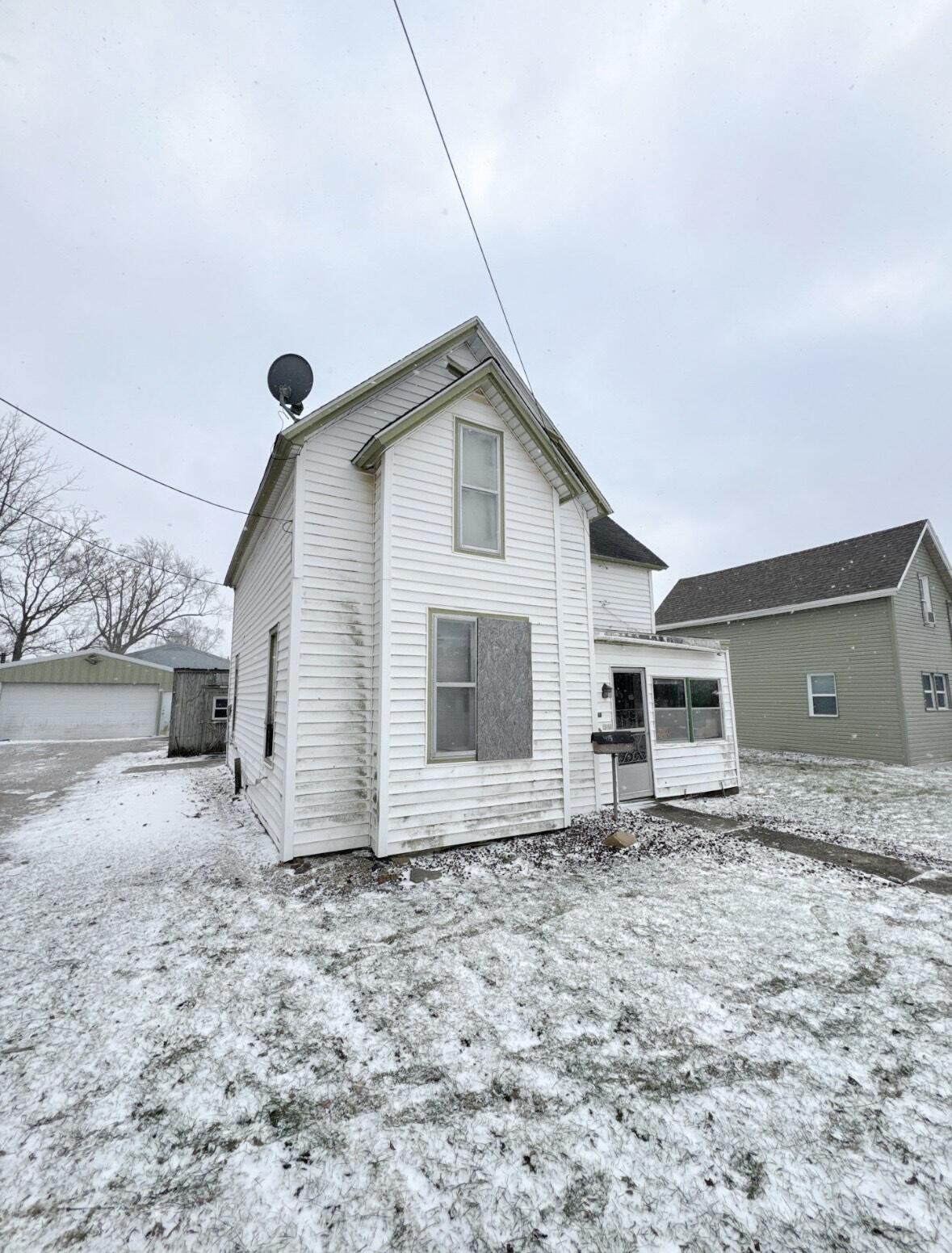 415 East Oak Street Rensselaer, IN 47978 - Photo 1 of 6 1179x1551