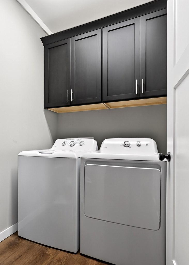 6081 Buck Mountain Road Cookeville, TN 38506 - Photo 32 of 78 a utility room with dryer and washer