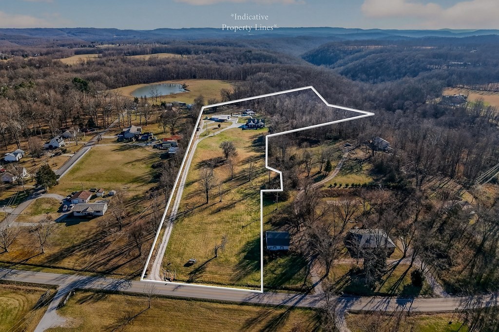 6081 Buck Mountain Road Cookeville, TN 38506 - Photo 7 of 78 a view of a yard