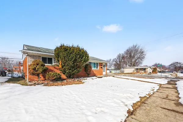 $220,000 | 34353 Chope Place, Clinton Township, MI 48035